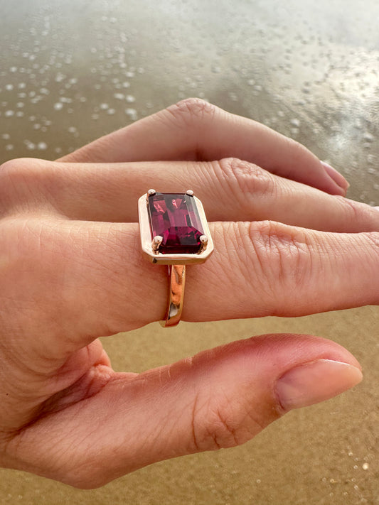 Rhodolite Garnet 9ct Red Gold Ring